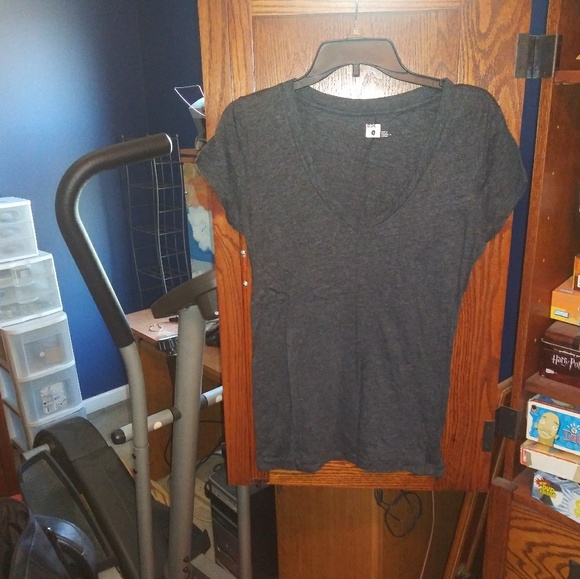 BDG Tops - BDG dark gray Urban Outfitters t-shirt size L BDG Tops - BDG dark gray Urban Outfitters t-shirt size L